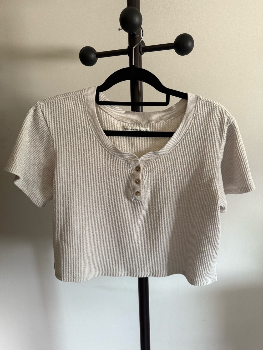 Abercrombie & Fitch Cream Cropped Waffle Knit Henley Top - size XS